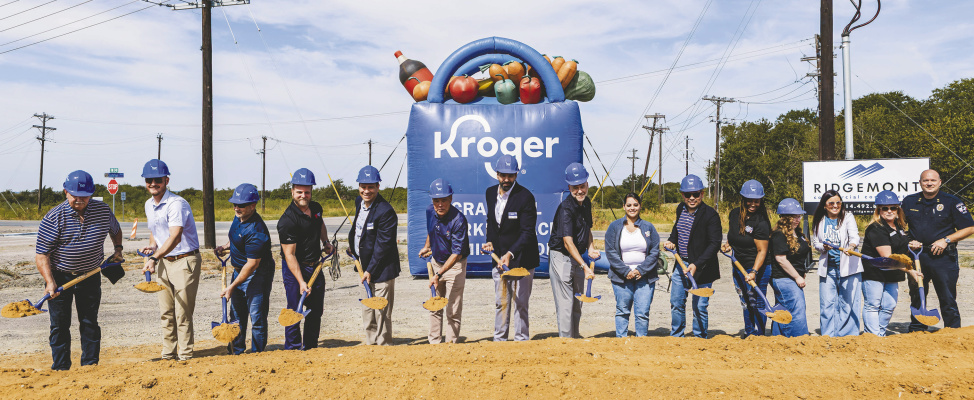 Kroger celebrates grand opening in Crandall