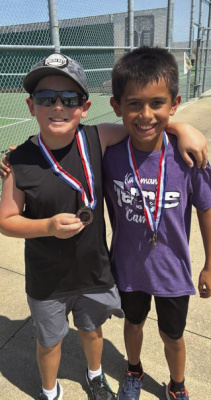 Kaufman tennis competes in Crandall, Grapevine
