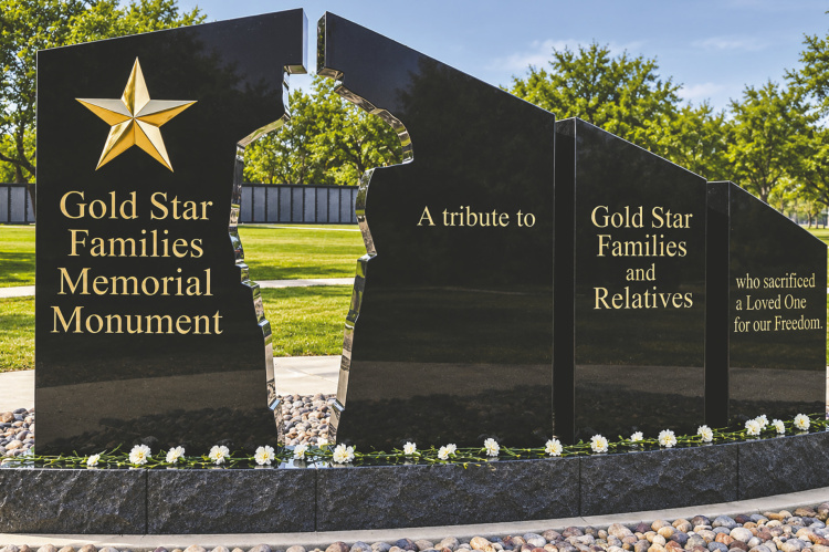 Kaufman dedicates Gold Star Families Memorial Monument
