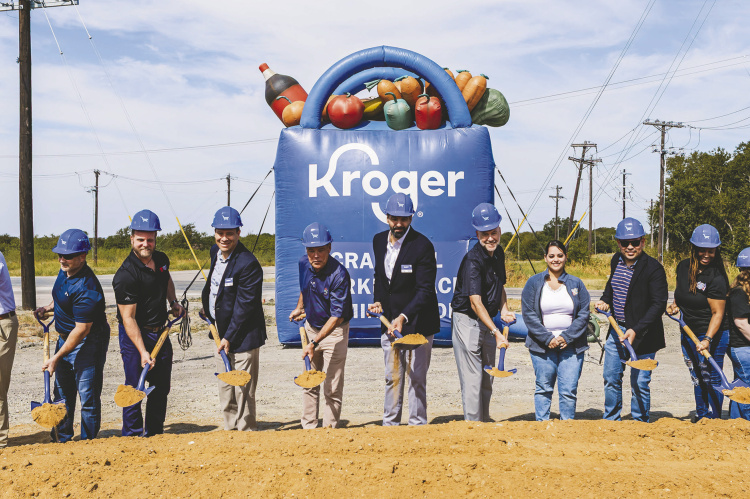 Kroger celebrates grand opening in Crandall