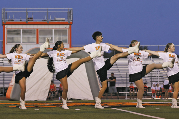 Kemp hosts Meet the ’Jackets
